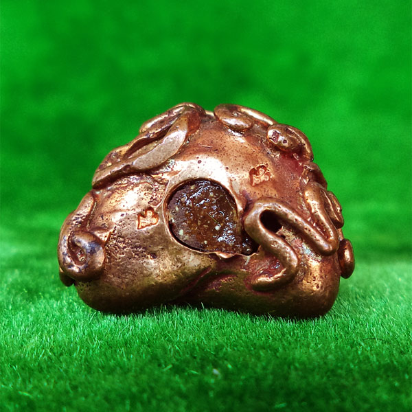 ของแท้เป็นแบบนี้ พระปิดตา มหาลาภยันต์ยุ่ง อุดผงมวลสารจิตรลดาและพระเกศา พระสังฆราช วัดบวร ปี 2544 2