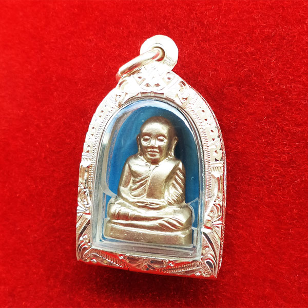 รูปหล่อปั๊มหลวงพ่อเงิน บางคลาน พิมพ์ 15 นับแบงก์ รุ่น 55 มหาบารมี 85 พรรษา เนื้ออัลปาก้า ตลับเงิน