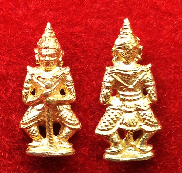 ท้าวเวสสุวรรณ(ท้าวเวสสุวัณ) รุ่นเสาร์ ๕ เนื้อทองทิพย์ องค์เล็ก พระเครื่อง วัดสุทัศนฯ ปี 2555 2