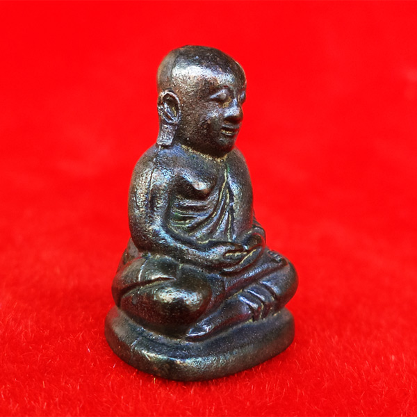 รูปหล่อหลวงพ่อเงิน บางคลาน รุ่นปาฏิหารย์ พิมพ์นิยมหล่อโบราณ เนื้อมหาชนวน ปี 2558 พิธีใหญ่ 2