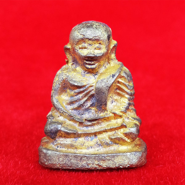 รูปหล่อหลวงพ่อเงิน พิมพ์นิยม พิมพ์ใหญ่ รุ่น เงิน-ทองไหลมา เนื้อทองผสม ออกวัดท้ายน้ำ ปี 2554