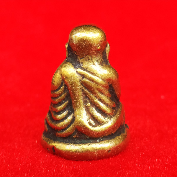 ขอเชิญร่วมทอดกฐินสามัคคี ปื 2559 ทำบุญ 100 บาท รับรูปหล่อหลวงพ่อเงิน บางคลาน พิมพ์นิยม เศียรกลม 1