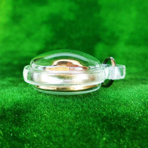 เบี้ยแก้จิ๋วหุ้มเงินสีนาก รุ่นแรก เล็กกว่าเหรียญบาท หลวงพ่อสืบ วัดสิงห์ ทายาทหลวงปู่เจือ สุดขลัง 2