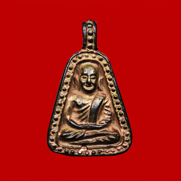 หลวงพ่อเงิน บางคลาน พิมพ์จอบใหญ่ รุ่นพระพิจิตร เนื้อนวโลหะกลับดำ ผสมทองคำหนัก 109 บาท หายากแล้วครับ