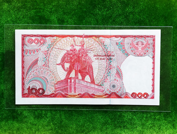 ธนบัตรชนิดราคา 100 บาท แบบ 12 ด้านหลังสมเด็จพระนเรศวรทรงช้าง (หลังช้างแดง) UNC สวยกริ๊บ หายาก 1