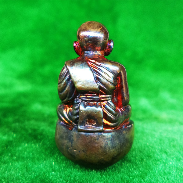 หลวงปู่ทวดลอยองค์หล่อโบราณขัดเงา เบ้าทุบ รุ่นแรก 84 พรรษา สมเด็จพระญาณสังวร วัดบวรนิเวศ ปี 40 1