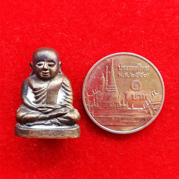 รูปหล่อหลวงพ่อเงิน รุ่นมงคลเกษม 60 พรรษา เนื้อนวโลหะ พิมพ์ใหญ่ หลวงพ่อเกษม เขมโก อธิษฐานจิต ปี 2536 3