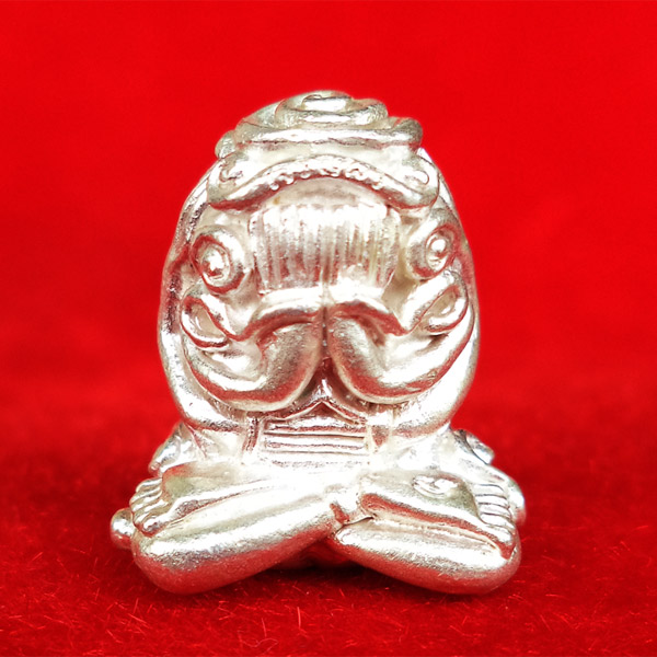 พระปิดตาอุตตโมยันต์ยุ่ง เจริญพร รุ่นแรก หลวงพ่อคูณ วัดบ้านไร่ เนื้อเงินฝังตะกรุดทองคำ หมายเลข ๑๒๙