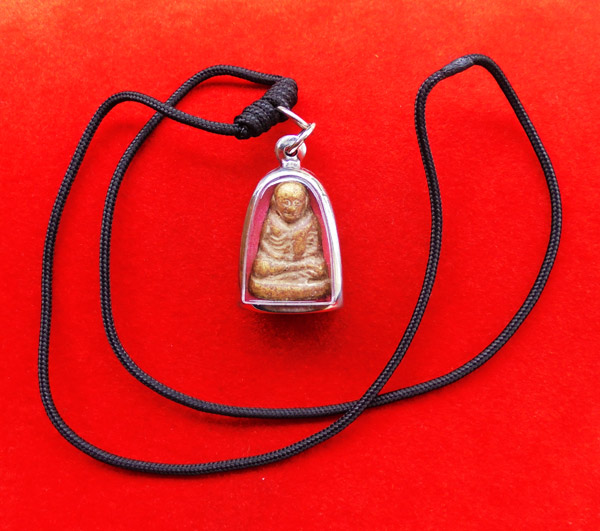 ขอเชิญร่วมทอดกฐินสามัคคี ปื 2560 ทำบุญ 100 บาท รับรูปหล่อหลวงพ่อเงิน บางคลาน พิมพ์ขี้ตา สุดคลาสสิค 3