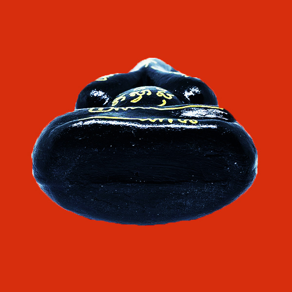 พระปิดตาเรียกทรัพย์ เนื้อว่าน 108 ชนิด ลงรักดำ องค์บูชา ขนาดหน้าตัก 4 นิ้ว สูง 4.5 นิ้ว วัดสะพานสูง 3