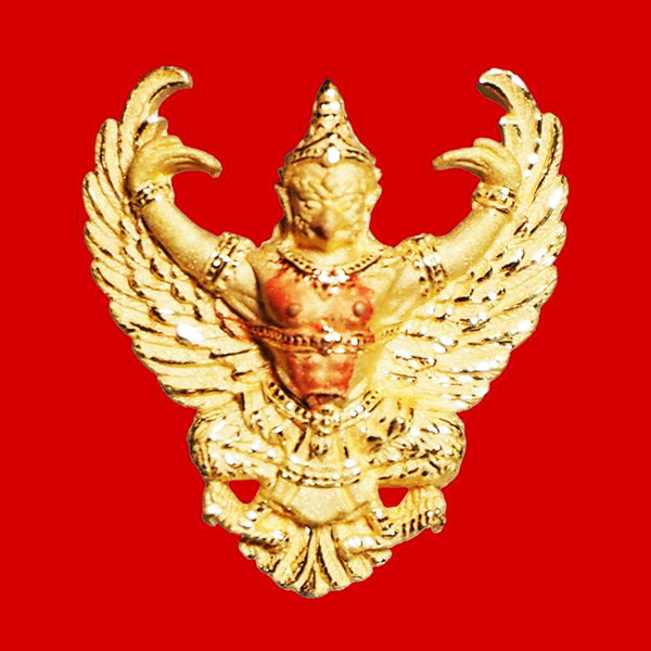 พญาครุฑ เนื้อทองคำ พิมพ์เล็ก รุ่นมหาเศรษฐี หลวงพ่อวราห์ วัดโพธิ์ทอง ท่านเจิมแป้งสีแดง และจาร ครบสูตร