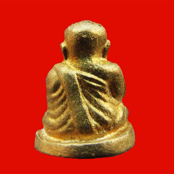 รูปหล่อหลวงพ่อเงิน บางคลาน รุ่นช้างคู่ ย้อนยุค เนื้อทองผสม ใต้ฐานอุดผงพุทธคุณ ๑๐๘ วัดท้ายน้ำ ปี 2560 1