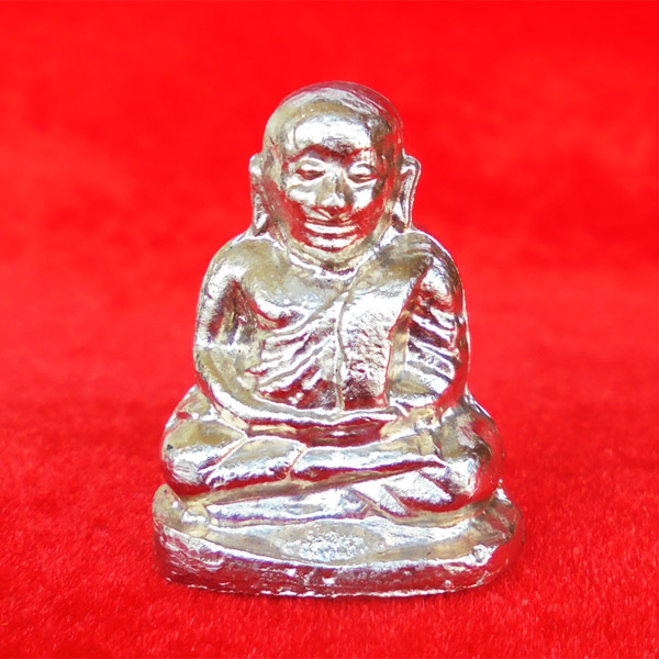 รูปหล่อหลวงพ่อเงิน บางคลาน รุ่นช้าง 2600 เนื้ออัลปาก้า กรรมการ ใต้ฐานอุดกริ่ง วัดเนินมะปราง ปี 56