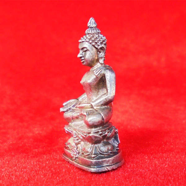 พระกริ่งไพรีพินาศ๘๔ สตรีวัฒโนทัยพายัพ เนื้อเงิน พุทธาภิเษกโดยสมเด็จพระญาณสังวร ปี 2534 สวยหายาก 3