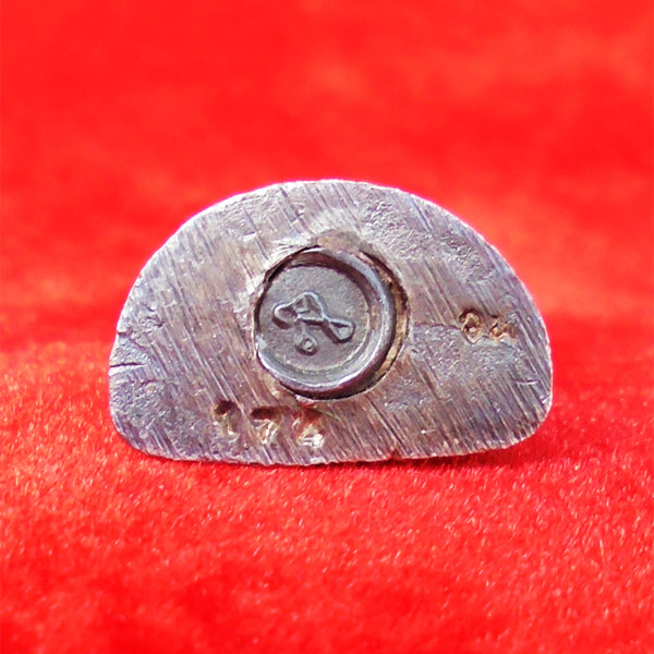 พระกริ่งไพรีพินาศ๘๔ สตรีวัฒโนทัยพายัพ เนื้อเงิน พุทธาภิเษกโดยสมเด็จพระญาณสังวร ปี 2534 สวยหายาก 4