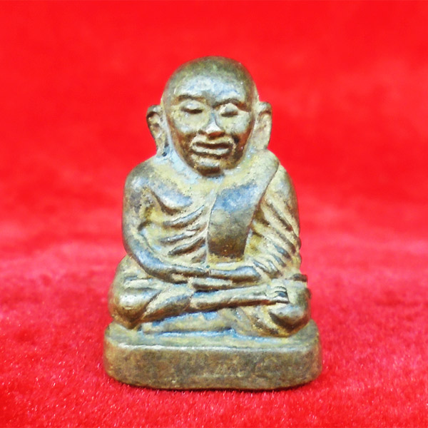 รูปหล่อหลวงพ่อเงิน บางคลาน ออกวัดท่าขมิ้น จ.พิจิตร ปี 2533 มีประสบการณ์ หายากน่าเก็บ