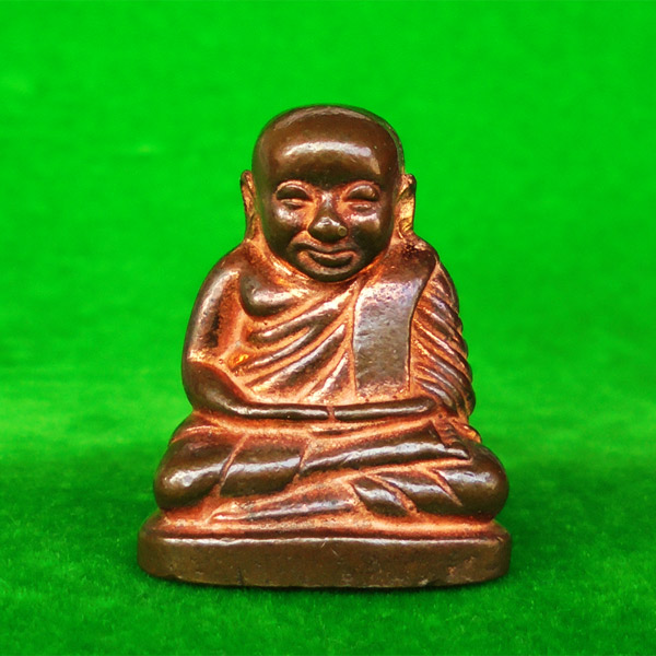 รูปหล่อหลวงพ่อเงิน บางคลาน รุ่นมหาเศรษฐีบุญบารมี 51 เนื้อนวโลหะ  หลวงพ่อคูณเสก ปี 2551 สวยมาก