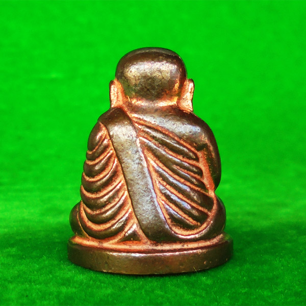 รูปหล่อหลวงพ่อเงิน บางคลาน รุ่นมหาเศรษฐีบุญบารมี 51 เนื้อนวโลหะ  หลวงพ่อคูณเสก ปี 2551 สวยมาก 1