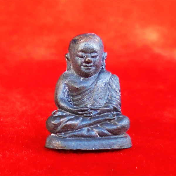 รูปหล่อหลวงพ่อเงิน บางคลาน พิมพ์เล็ก รุ่นพระธรรมปิฎก ๖๑ เนื้อนวโลหะกลับดำ ปี 2535 สวยและหายาก