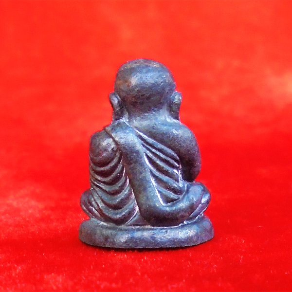 รูปหล่อหลวงพ่อเงิน บางคลาน พิมพ์เล็ก รุ่นพระธรรมปิฎก ๖๑ เนื้อนวโลหะกลับดำ ปี 2535 สวยและหายาก 1