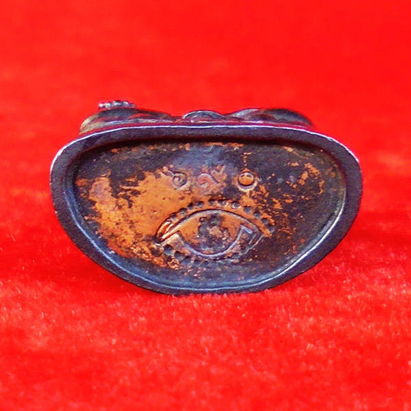 พระกริ่งไพรีพินาศ ญสส.มูลนิธิพิทักษ์ดวงตาประชาชน เนื้อนวโลหะ ปี 2539 สุดสวยหายาก เลข ๖๙๐ 2