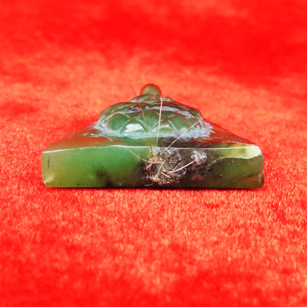 พระหินหยกแกะด้วยมือ พิมพ์จิตรลดา รุ่นจินดามณี พิธีพุทธาภิเษกใหญ่ วัดสุทัศน ปี 2540 พิมพ์สุดหายาก 4