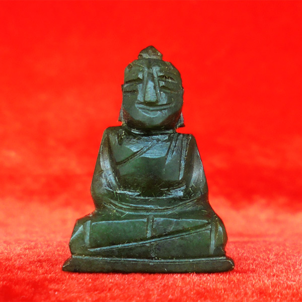 พระหินหยกแกะ พิมพ์พระพุทธ วัดธรรมมงคล สร้างโดยพระอาจารย์วิริยังค์ ปี 2536 สวยหายาก องค์ 16