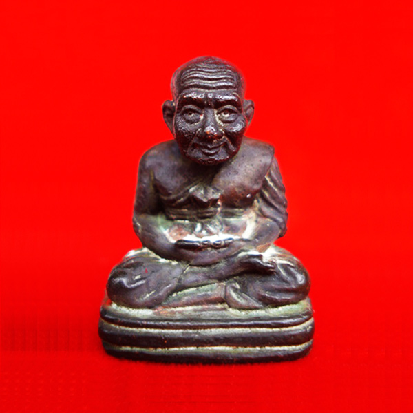 รูปหล่อหลวงพ่อทวด พิมพ์หน้ายิ้มยันต์ใต้ฐาน นวโลหะ รุ่นสรงน้ำมหามงคล 52 สำนักสงฆ์ต้นเลียบ ปี 2552