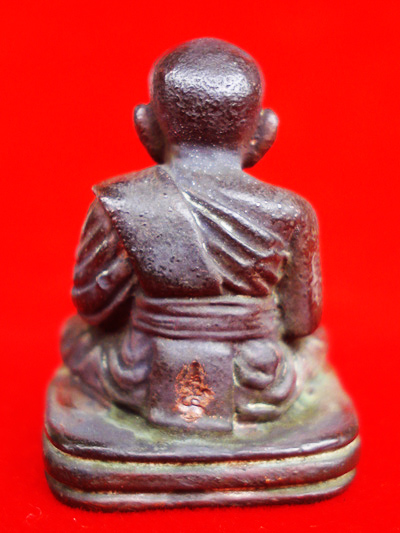 รูปหล่อหลวงพ่อทวด พิมพ์หน้ายิ้มยันต์ใต้ฐาน นวโลหะ รุ่นสรงน้ำมหามงคล 52 สำนักสงฆ์ต้นเลียบ ปี 2552 1