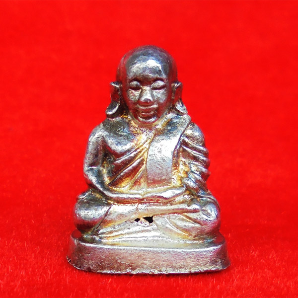 รูปหล่อหลวงพ่อเงิน บางคลาน พิมพ์นิยม รุ่นเสาร์ ๕ เนื้อเงิน วัดบางคลาน ปี 2536 จมูกโด่ง สุดสวย หายาก