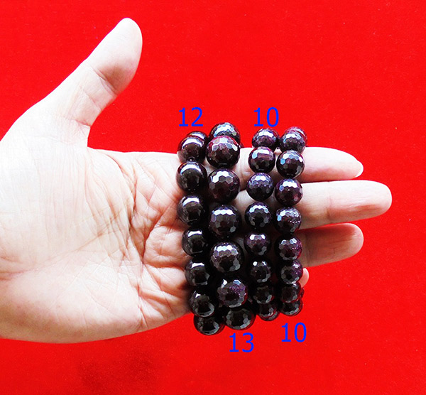 สร้อยข้อมือหินมงคลโกเมน พลอยกลมสีแดงแก่กล่ำ 10 มิล 18 เม็ด เสริมสิริมงคล มีโชคลาภ มั่งคั่งร่ำรวย 2 2