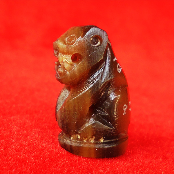 เสือแกะจากเขาควายเผือก มีจาร ตัวใหญ่ สีน้ำผึ้ง หลวงพ่อสิน วัดละหารใหญ่ ทายาทหลวงปู่ทิม สวยมากหายาก