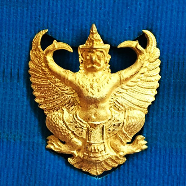 พญาครุฑ รุ่น เลื่อนสมณศักดิ์ เนื้อกะไหล่ทอง พระอาจารย์วราห์ ปุญญวโร วัดโพธิทอง สุดขลัง สุดสวย หายาก