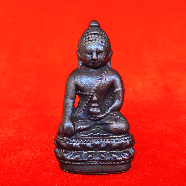 พระกริ่งจักรตรี เนื้อนวโลหะ พุทธาภิเษก 16 ครั้ง พระดีพิธีใหญ่ ครบ 6 รอบ พระราชินี ปี 2547 องค์ที่ 32