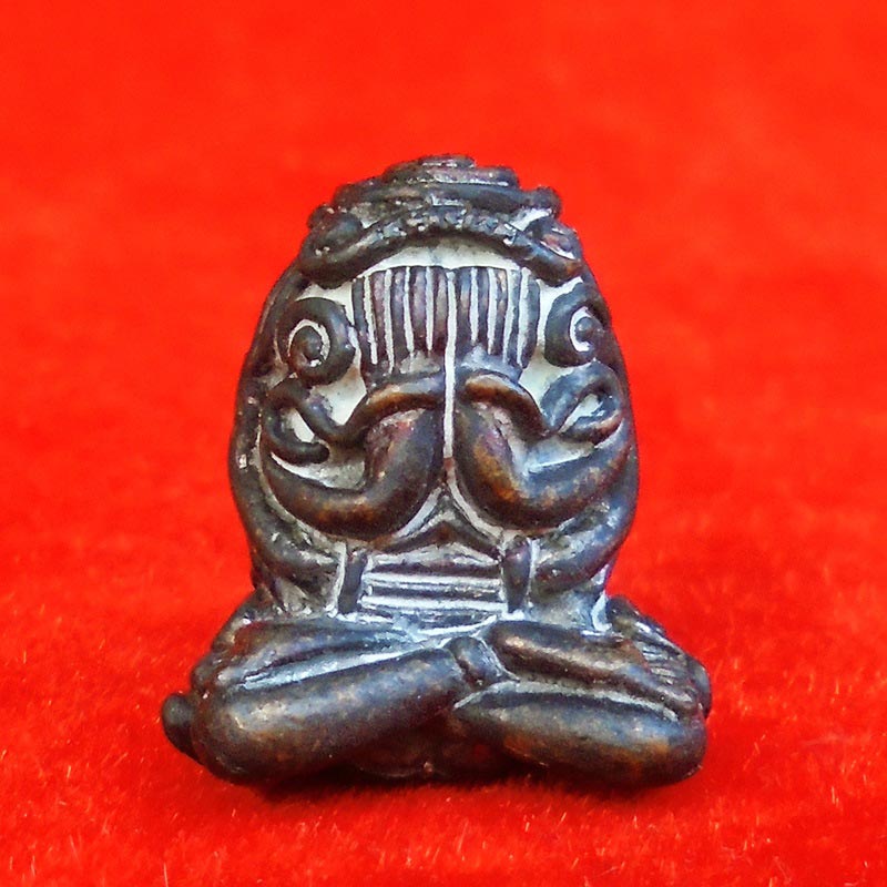 พระปิดตา อุตตโมยันต์ยุ่ง เจริญพร รุ่นแรก หลวงพ่อคูณ วัดบ้านไร่ เนื้อทองแดงมันปูฝังตะกรุดเงิน 119