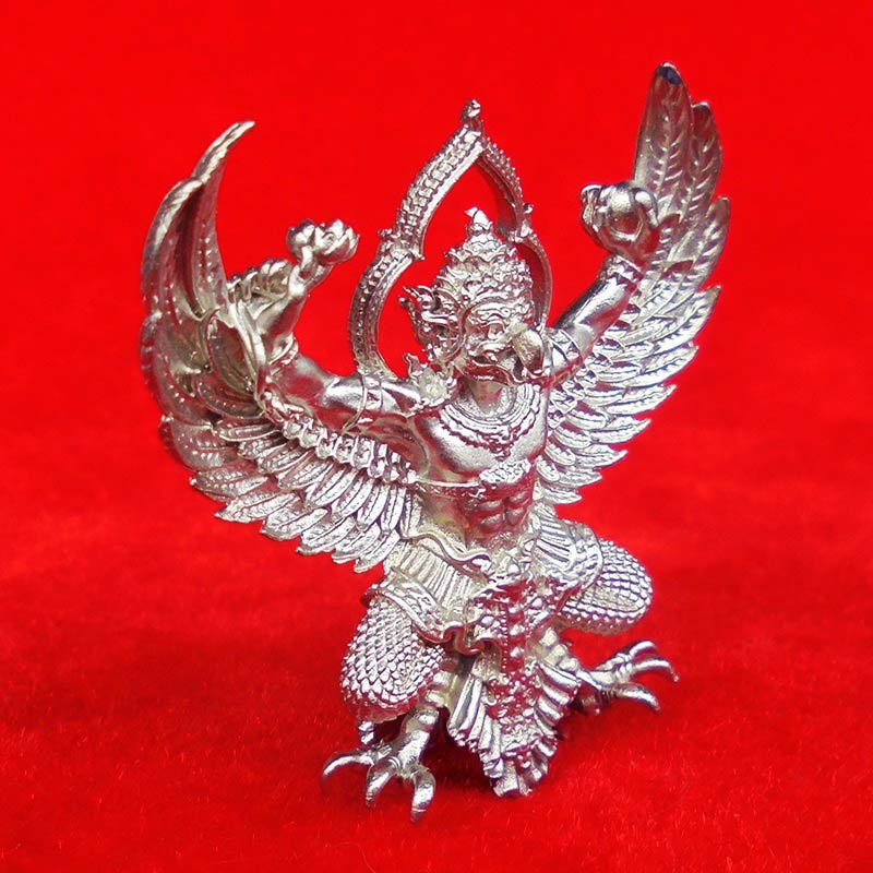 พญาครุฑพุทธบูชา รุ่นเศรษฐีมหาเศรษฐี เนื้อทองชนวนปีกเครื่องบิน แยกจากชุดกรรมการ เลขสวย ๓๕๗ 2