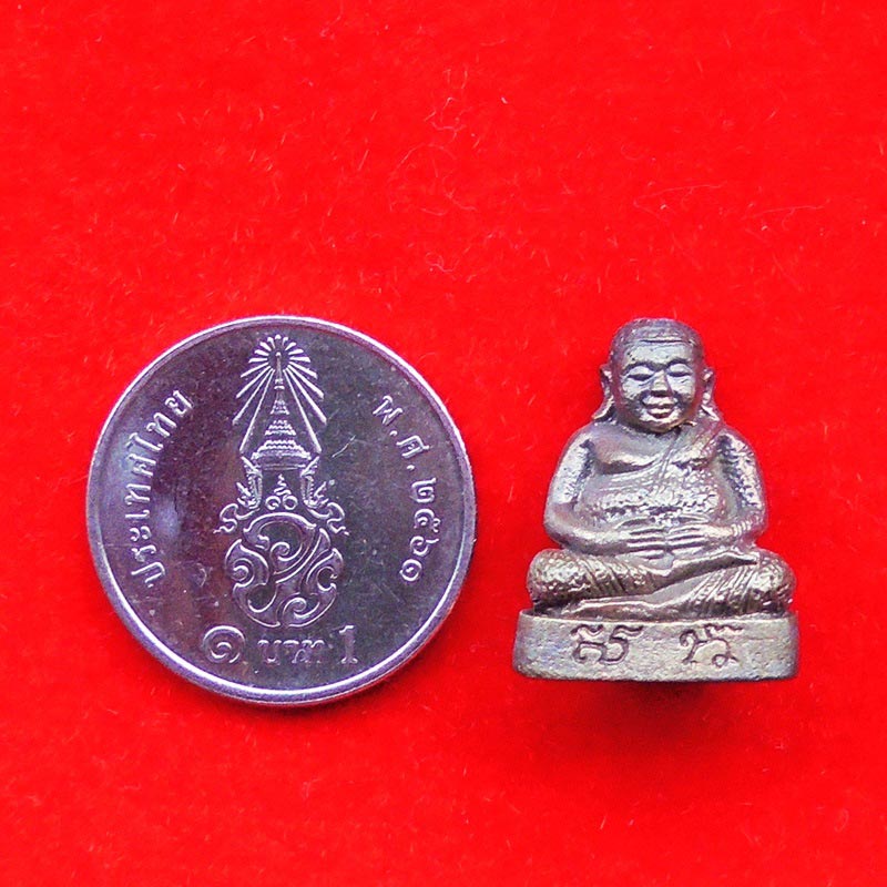 พระสังกัจจายน์  ส.ก. 5 รอบ สมเด็จพระราชินี เนื้อโลหะผสม คล้ายเงิน ปี 2535 สุดยอดแห่งโชคลาภ 2 3