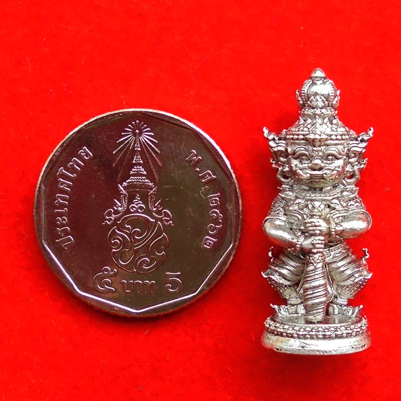 เลขตอง 222 ท้าวเวสสุวรรรณ รุ่นเจ้าสัวธรรมชัย เนื้อซาตินเงิน พิมพ์ใหญ่ พระอาจารย์พุทธเวทย์ สวยมาก 5