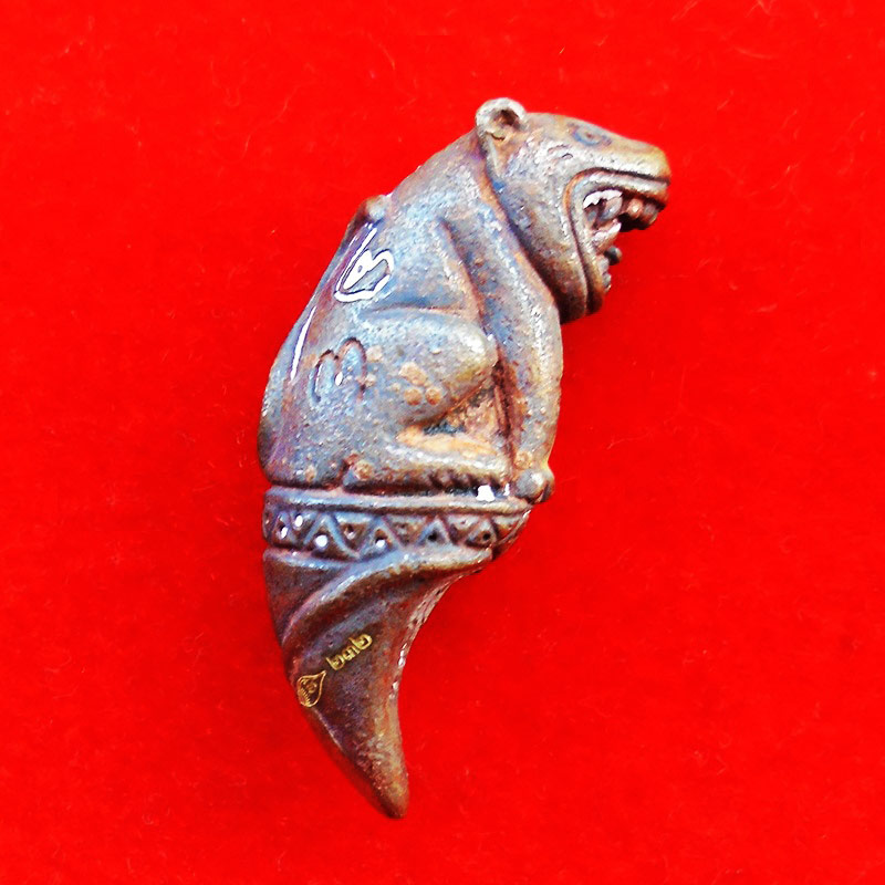 เลขสวย ๒๓๒ พญาสมิงดำ อุดว่านเครือร้อยปลาตัวผู้ตัวเมีย หลวงปู่แสน เนื้อชนวนโลหะธาตุ ทันท่าน 1