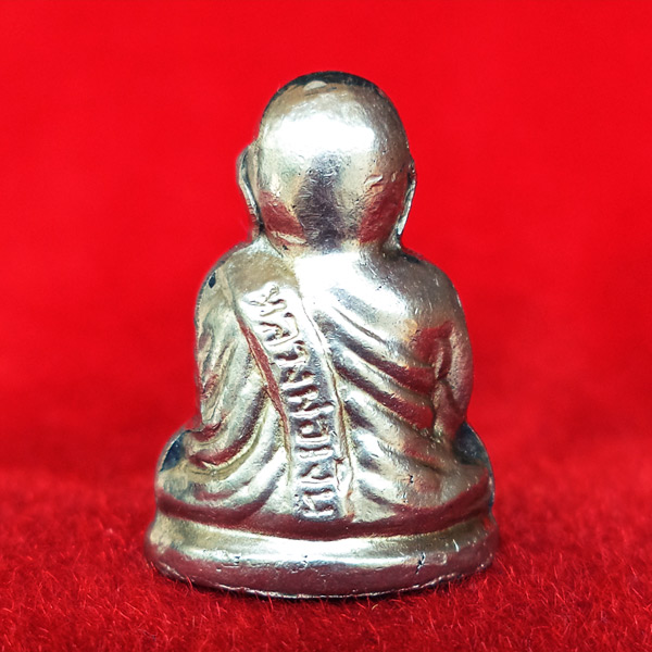 รูปเหมือนปั๊มหลวงพ่อเงิน วัดบางคลาน รุ่นน้ำท่วม พิมพ์คอแอลย้อนยุคปี 15 เนื้ออัลปาก้า สวยหายาก 1