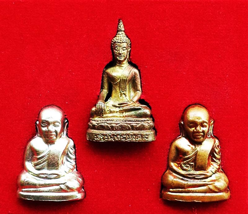 ชุดกรรมการพิเศษ รูปหล่อปั๊ม หลวงพ่อเงิน บางคลาน พิมพ์ปี 15 ออกวัดมงคลทับคล้อ ปี 2556