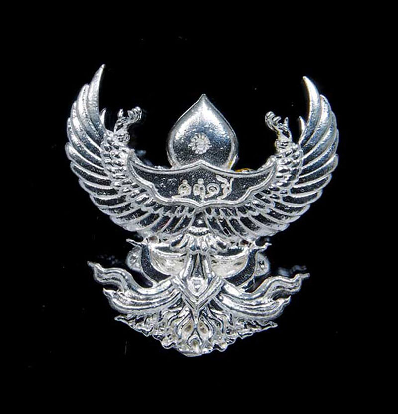 1 ใน 399 พญาครุฑราชาโชค รุ่นแรก เนื้อเงินลงยา หลวงปู่ดำ ทีปธัมโม สำนักสงฆ์สมุนไพร จันทบุรี เล็ก สวย 1