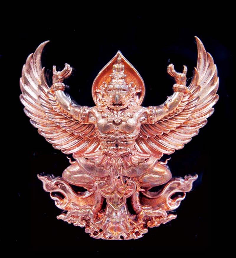 พญาครุฑมหาอำนาจ รุ่นแรก หลวงปู่ทวน วัดโป่งยาง จันทรบุรี เนื้อทองแดงผิวไฟ ปี 2560 เลขสวย 636