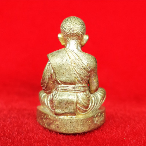 รูปหล่ออุดมวลสาร หลวงพ่อคูณ วัดบ้านไร่ รุ่นอุดมโภคทรัพย์ คูณ๙๐ เนื้อกระดิ่งเรียกทรัพย์ สวยเข้มขลัง 1