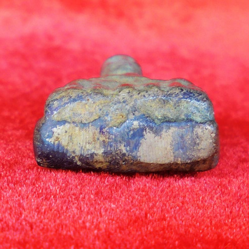 หลวงพ่อทวด รุ่นปฎิหาริย์ พิมพ์เตารีดใหญ่ เนื้อสัมฤทธิ์เงิน วัดห้วยมงคล ปี 2549 สวยมาก หายาก 2