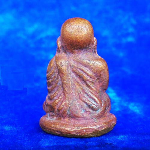 รูปหล่อหลวงพ่อเงิน บางคลาน พิมพ์ขี้ตา รุ่นเงินพันล้าน เนื้อนวโลหะ หล่อผิวไฟ ปี 2558 1