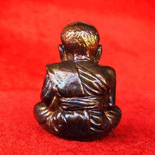 รูปหล่อหลวงปู่ทวด รุ่นมหาเศรษฐีมีแล้วรวย วัดนาคกลางวรวิหาร เนื้อสัมฤทธิ์ ปี 2556 สวยน่าสะสมมาก 6 1