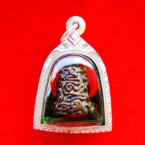 1 ใน 5 เบญจภาคี พระปิดตายันต์ยุ่ง พิมพ์ยันต์น่อง หลวงพ่อทับ วัดทอง รุ่น 2 ย้อนยุค ปี 2546 เนื้อนวะ 2