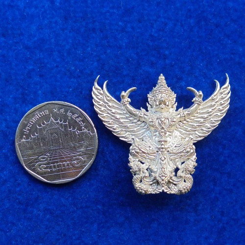 พญาครุฑหยุดนาค รุ่นแรก พระอาจารย์ต๋อง วัดพุตะเคียน จ.กาญจนบุรี เนื้อทองขาว ตอกโค้ด สวยมาก น่าบูชา 2 2