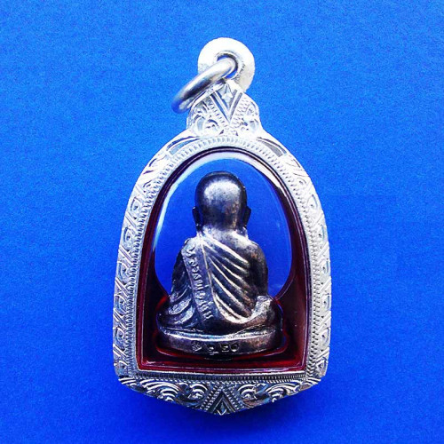 รูปหล่อปั๊ม เนื้อเงิน หลวงพ่อเงิน ย้อนยุค พิมพ์นับแบงค์ รุ่นสร้างหลวงพ่อเงินฯ วัดท้ายน้ำ ปี 2556 2